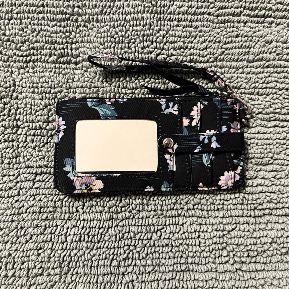 Vera Bradley RFID Ultimate Card Case NWT Not Attached 
Color: Navy Garden